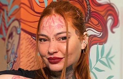 Luiza lenzi piercing Bras&iacute;lia